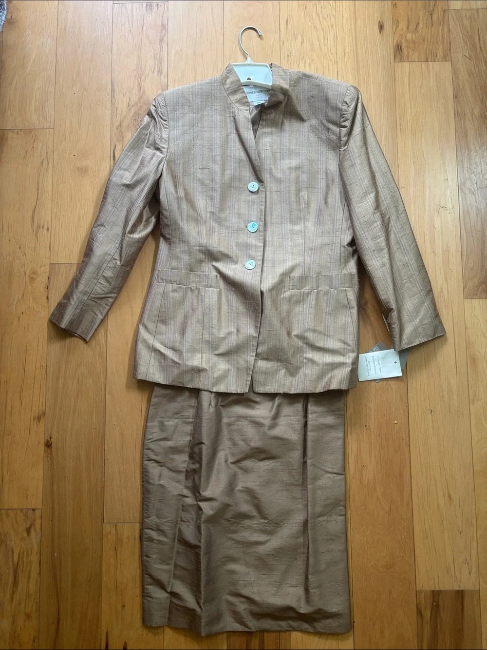 Vintage Jones New York tan/ brown silk suit size 12 petite. NWT